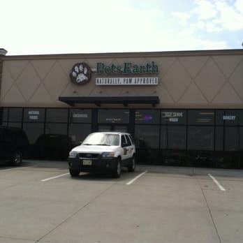 Pets Earth - The outside; next to the trek store off of Giles and 72nd - Pet Stores Near Me - Papillion, Nebraska Pets Earth - The outside; next to the trek store off of Giles and 72nd - Pet Stores Near Me - Papillion, Nebraska