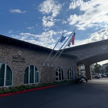 Vino Bello Resort - Resorts Near Me - Napa, California