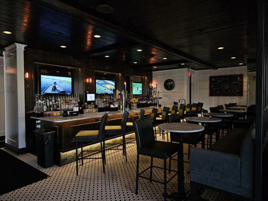 Porter Cullens Irish Pub & Restaurant by null