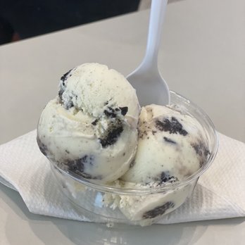 Häagen-Dazs - Cookies & Cream - Ice Cream & Frozen Yogurt Near Me - Atlanta, Georgia Häagen-Dazs - Cookies & Cream - Ice Cream & Frozen Yogurt Near Me - Atlanta, Georgia