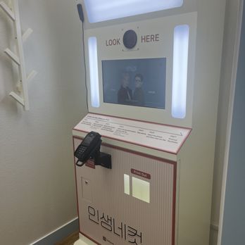 Gollabwa - K-Photo Booth has photo frames with various images. - Discount Store Near Me - Claremont, California Gollabwa - K-Photo Booth has photo frames with various images. - Discount Store Near Me - Claremont, California
