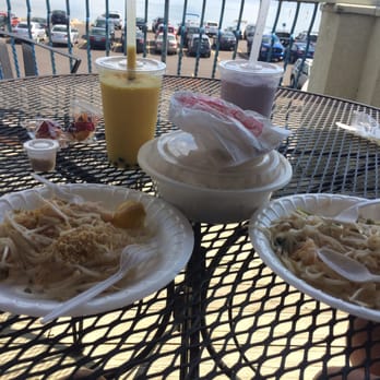 Haang's Bistro - Pad Thai on the roof with Boba slushies (Passion fruit was better than Taro). - Chinese Near Me - Walled Lake, Michigan Haang's Bistro - Pad Thai on the roof with Boba slushies (Passion fruit was better than Taro). - Chinese Near Me - Walled Lake, Michigan