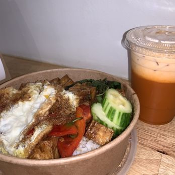 Tyde Tate Kitchen - South Downtown - Basil tofu, medium spice and Thai tea - Thai Near Me - Atlanta, Georgia Tyde Tate Kitchen - South Downtown - Basil tofu, medium spice and Thai tea - Thai Near Me - Atlanta, Georgia
