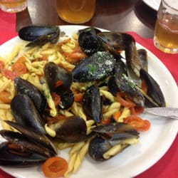 Pomoré - Trofie con cozze, pachino e pecorino