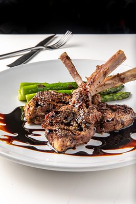 Table25 Fork + Wine by null