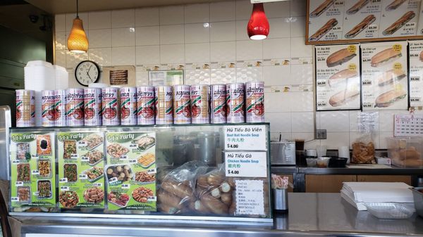 Banh Mi & Che Cali by null