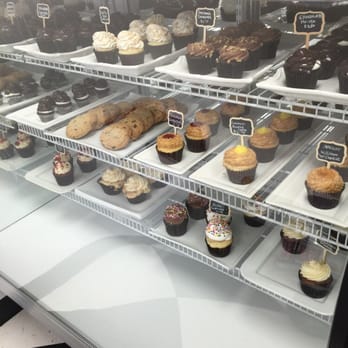 Dollycakes & Supplies  - Delicious cupcakes - Cupcakes Near Me - Salinas, California