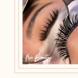 Wispy lashes