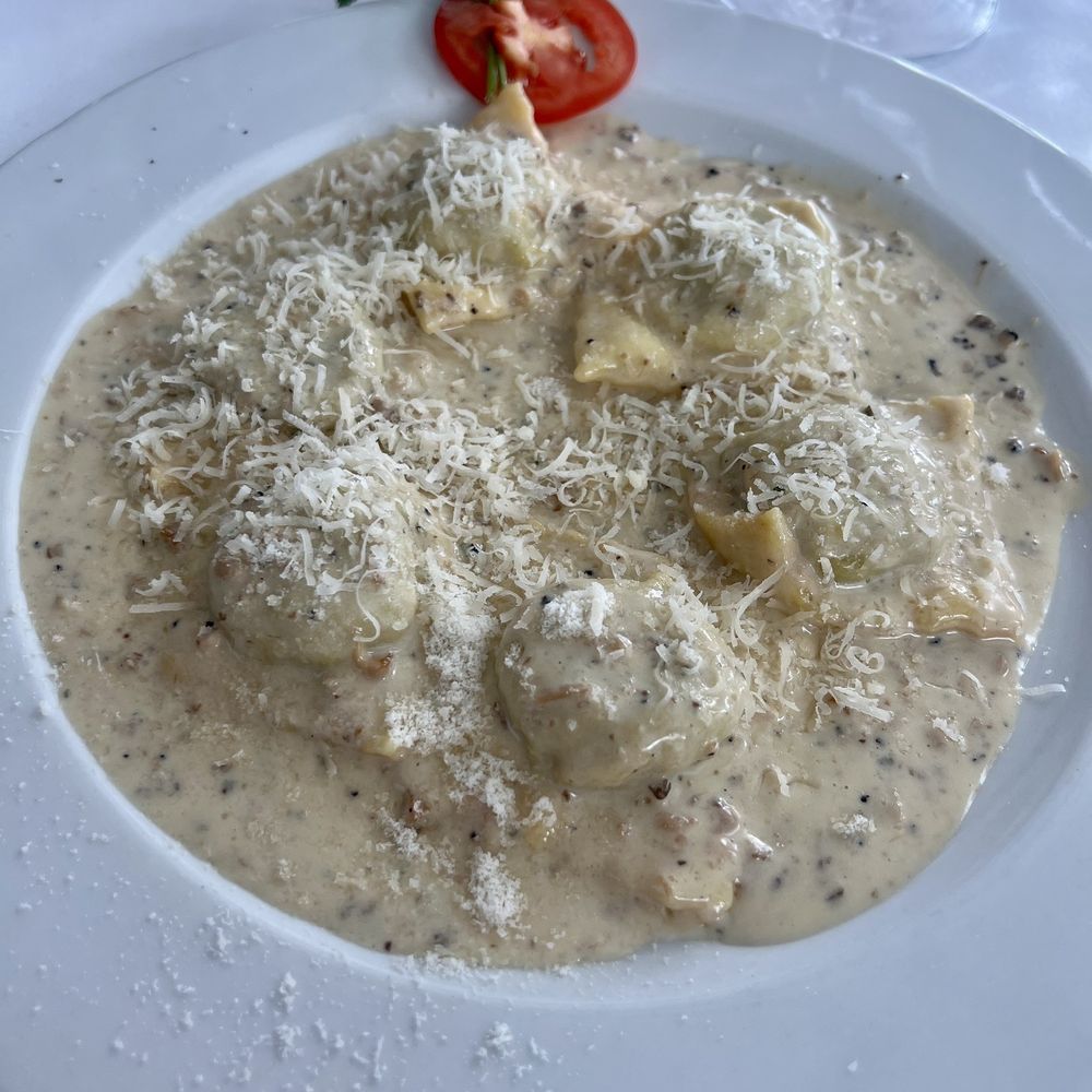 Il Gabbiano - mushroom ravioli - Italian Near Me - Miami, Florida Il Gabbiano - mushroom ravioli - Italian Near Me - Miami, Florida