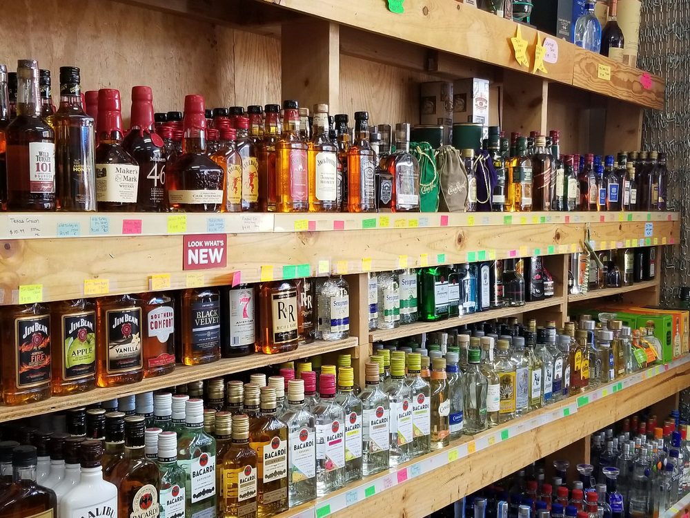 Dee's Discount Liquor Logo