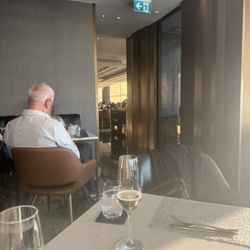 Air Canada Signature Suite - Table service