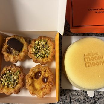 Mooni Mooni - Desserts Near Me - Edina, Minnesota Mooni Mooni - Desserts Near Me - Edina, Minnesota