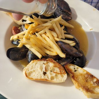 Sawtooth Luce's - Mussels - American Near Me - Stanley, Idaho
