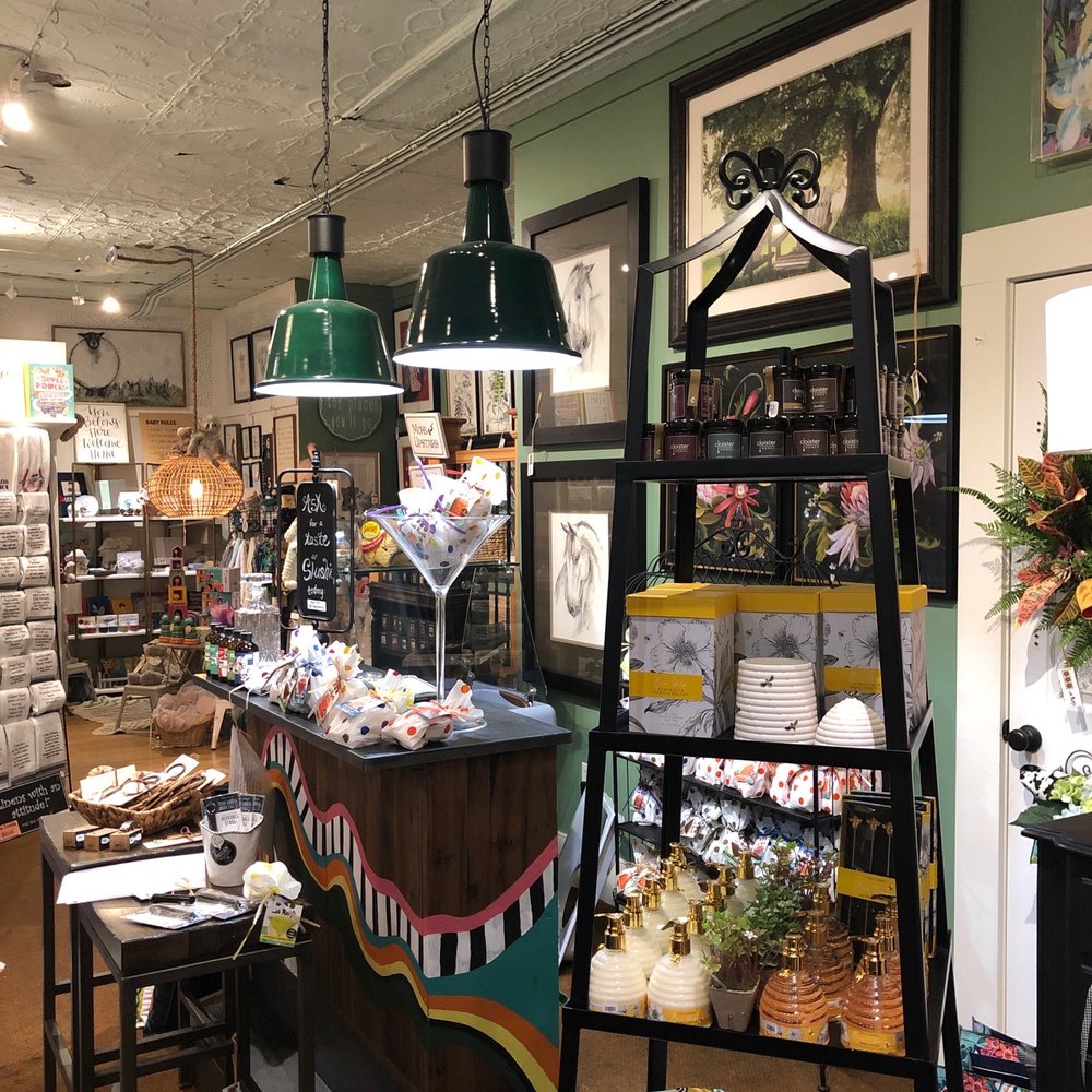 At Mary's - Antiques Near Me - Bardstown, Kentucky At Mary's - Antiques Near Me - Bardstown, Kentucky