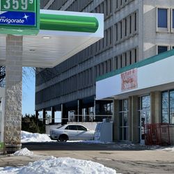 Olivette Station - Exterior shot