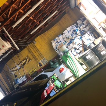 Quick Lube Oil Change - Oil Change Stations Near Me - North Hills, California Quick Lube Oil Change - Oil Change Stations Near Me - North Hills, California
