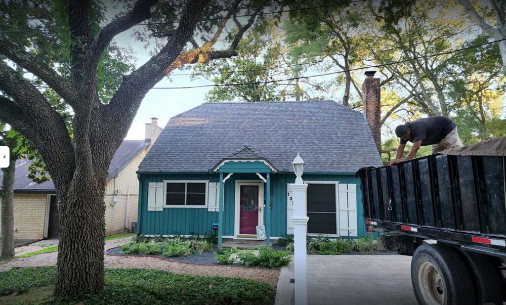 Slide of Supreme Roofing Solutions