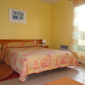 Hôtel Les Tamaris - Hotels Near Me - Sauzon, 56 Hôtel Les Tamaris - Hotels Near Me - Sauzon, 56