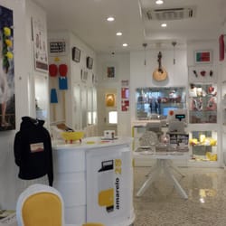 amarelo28 - The Coolest Portuguese Gifts, Art & Handicraft shop in Alfama Quarter, Lisbon Near the Fado Museum)