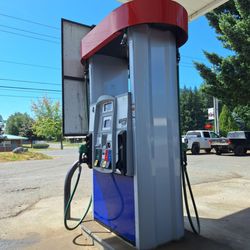 Yacolt Trading Post Grocery - Gas pump