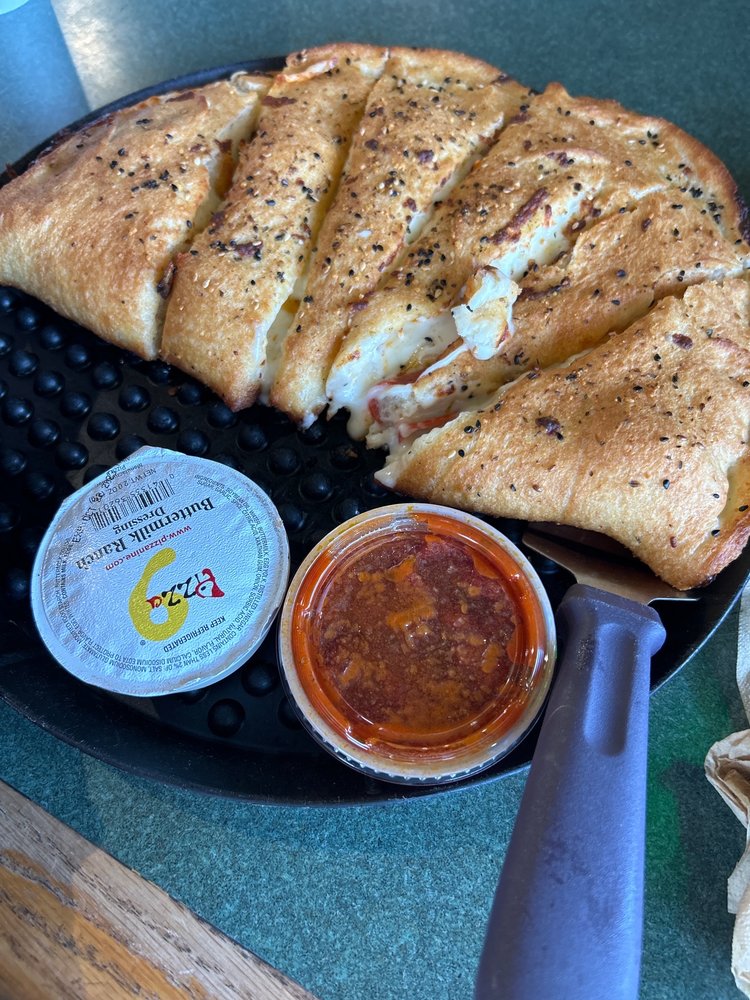 PIZZA 9 Updated October 2024 21 Photos & 62 Reviews 685 Scott Ave