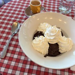 Café à la Fontaine - Chocolat Liegeois - a must as the chocolat est magnifique!