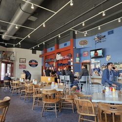 Alaska King Crab Co. - Dining room