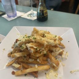 UPTOWN PARMESAN TRUFFLE FRIES UPTOWN PARMESAN TRUFFLE FRIES