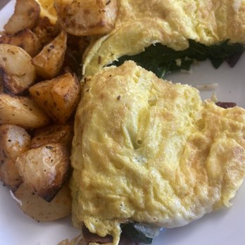 Hugo's - Make your own omelette with side potatoes - Breakfast & Brunch Near Me - Studio City, California