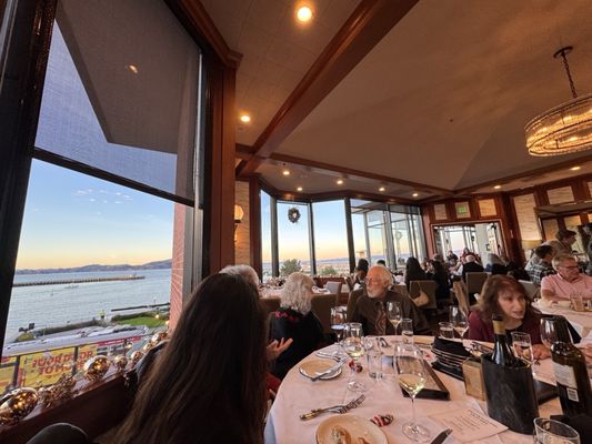 McCormick & Kuleto's Seafood & Steaks by null