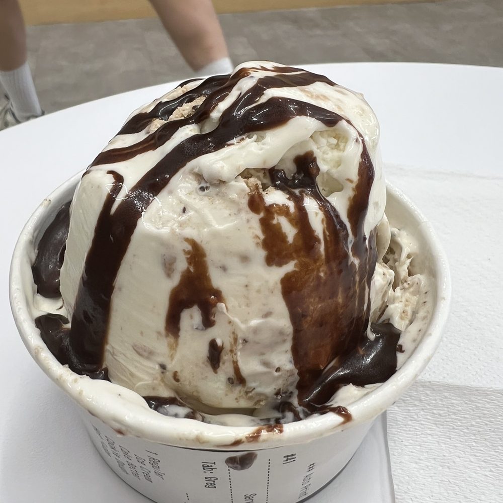 Chill-N Nitrogen Ice Cream - Vanilla ice cream with cookie dough and hot fudge - Ice Cream & Frozen Yogurt Near Me - San Antonio, Texas Chill-N Nitrogen Ice Cream - Vanilla ice cream with cookie dough and hot fudge - Ice Cream & Frozen Yogurt Near Me - San Antonio, Texas