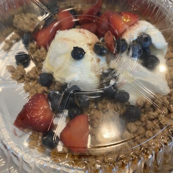 Honey Berry Cafe - a bowl of oatmeal with strawberries and blueberries - Coffee & Tea Near Me - Spring Lake, New Jersey Honey Berry Cafe - a bowl of oatmeal with strawberries and blueberries - Coffee & Tea Near Me - Spring Lake, New Jersey