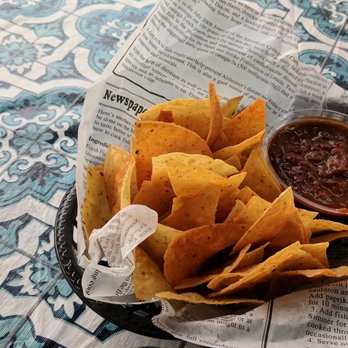 La Chilaca Taqueria - Salsa and chips (regular size) - Mexican Near Me - Toronto, Ontario La Chilaca Taqueria - Salsa and chips (regular size) - Mexican Near Me - Toronto, Ontario