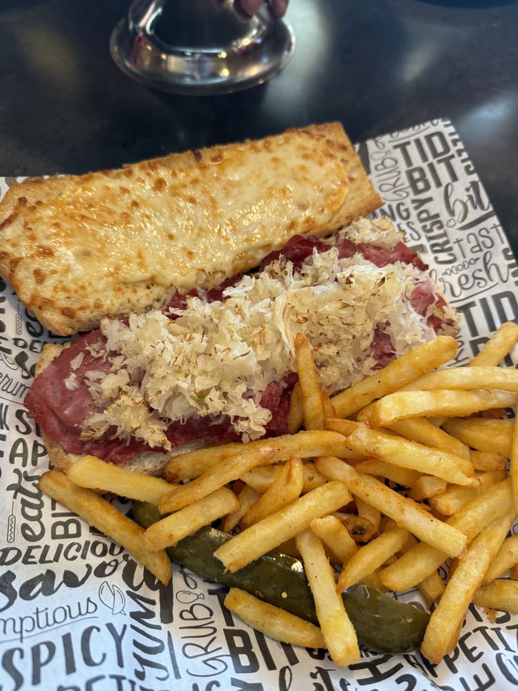 BELLACINO’S PIZZA & GRINDERS Updated July 2024 22 Photos & 49