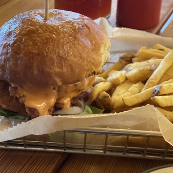 The Hungry Diner - New American Near Me - Walpole, New Hampshire