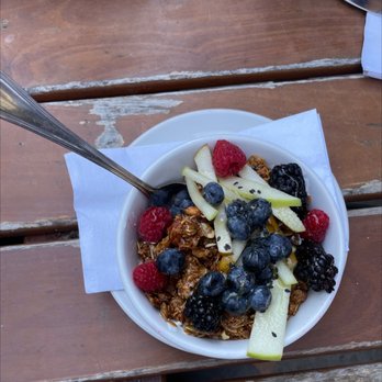 Tatte Bakery & Cafe | Beacon St - Musli bowl - Bakeries Near Me - Brookline, Massachusetts
