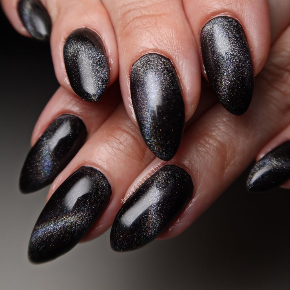 The Nail Tailor Logo