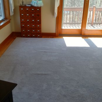 Federal Carpet & Flooring - Check out the ridges! Owner says deal with a carpet that was delivered damaged. - Carpeting Near Me - Lowell, Massachusetts Federal Carpet & Flooring - Check out the ridges! Owner says deal with a carpet that was delivered damaged. - Carpeting Near Me - Lowell, Massachusetts