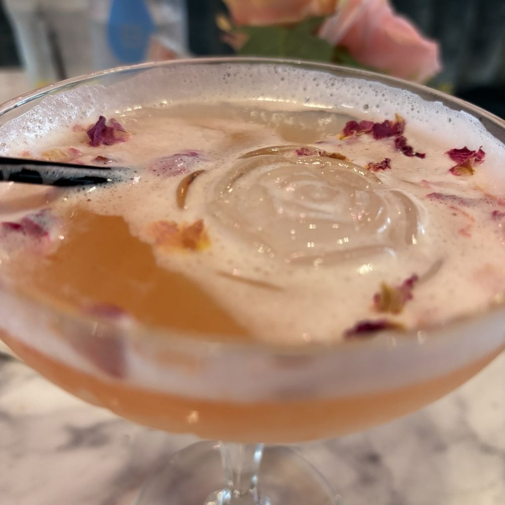 Mosa Restaurant and Bar - Pink paradise drink - Breakfast & Brunch Near Me - Atlanta, Georgia
