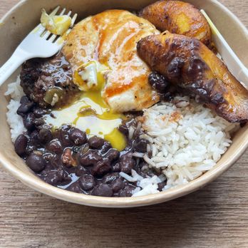 Bongos - Loco Moco (the patty is mostly hidden) - Cuban Near Me - Seattle, Washington
