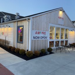 the outside of the restaurant