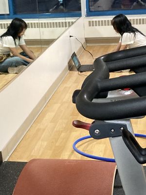 Chelsea Pool by null