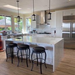 I love love love the waterfall countertop Erik suggested! I love love love the waterfall countertop Erik suggested!