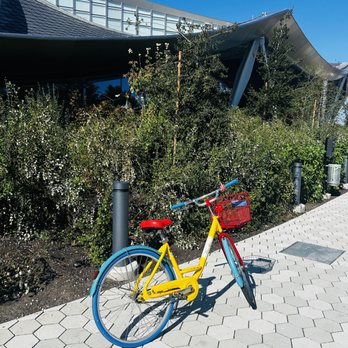 Google Visitor Experience Cafe - Cafes Near Me - Mountain View, California