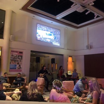 LBLE Lounge - Live Music every day from 7pm-10pm - New American Near Me - Honolulu, Hawaii