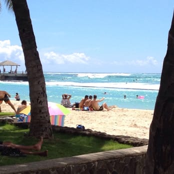 Waikiki Beach - Peekaboo - Beaches Near Me Waikiki Beach - Peekaboo - Beaches Near Me