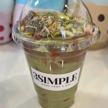 3 Simple - Dubai chocolate strawberry cup - Coffee & Tea Near Me - Lake Worth, Texas