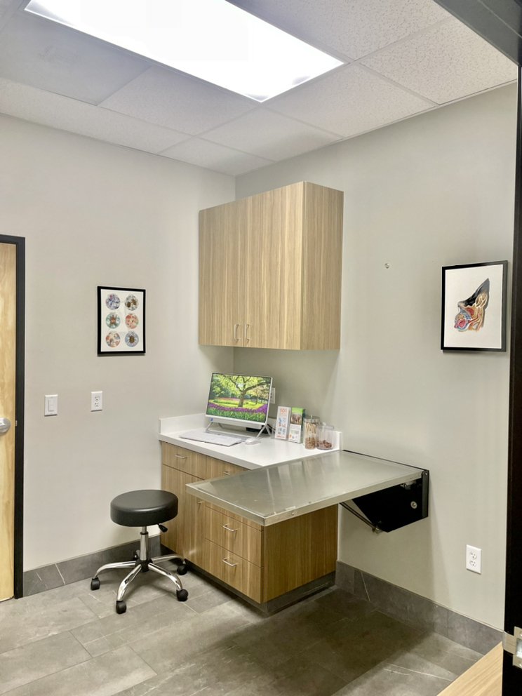 ROSEVILLE ANIMAL HOSPITAL Updated April 2024 47 Photos & 70 Reviews 1101 Smith Ln