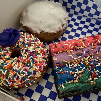 DG Doughnuts - Sprinkle time, cinnamon roll, rainbow cookie bar - Bakeries Near Me - Ocoee, Florida DG Doughnuts - Sprinkle time, cinnamon roll, rainbow cookie bar - Bakeries Near Me - Ocoee, Florida