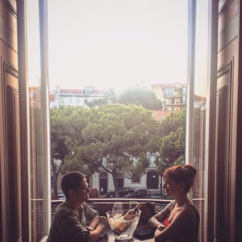 Palácio Chiado - vista deliciosa da janela que dom Pedro apareceu depois de ter fugido de Portugal, ido ao Brasil e voltado para Portugal - Portuguese Near Me - Lisbon, 11 Palácio Chiado - vista deliciosa da janela que dom Pedro apareceu depois de ter fugido de Portugal, ido ao Brasil e voltado para Portugal - Portuguese Near Me - Lisbon, 11